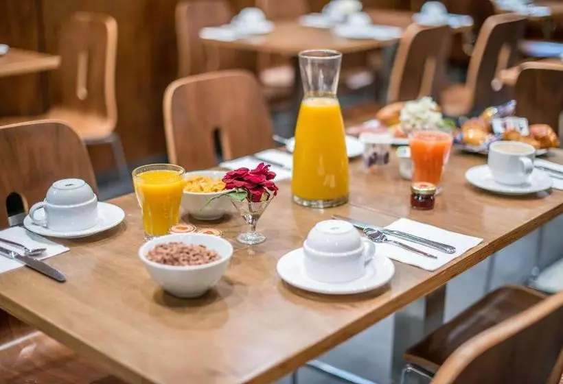 هتل Art Hôtel Congrès