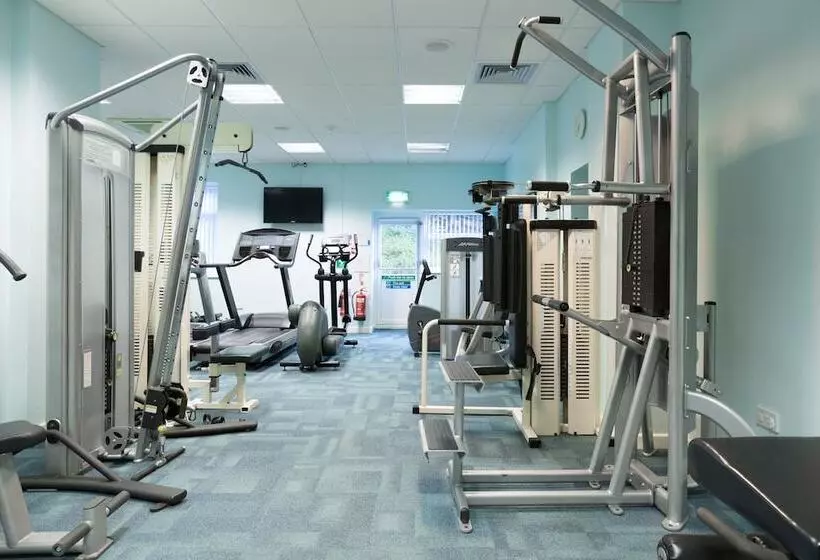 Отель Cromer Country Club