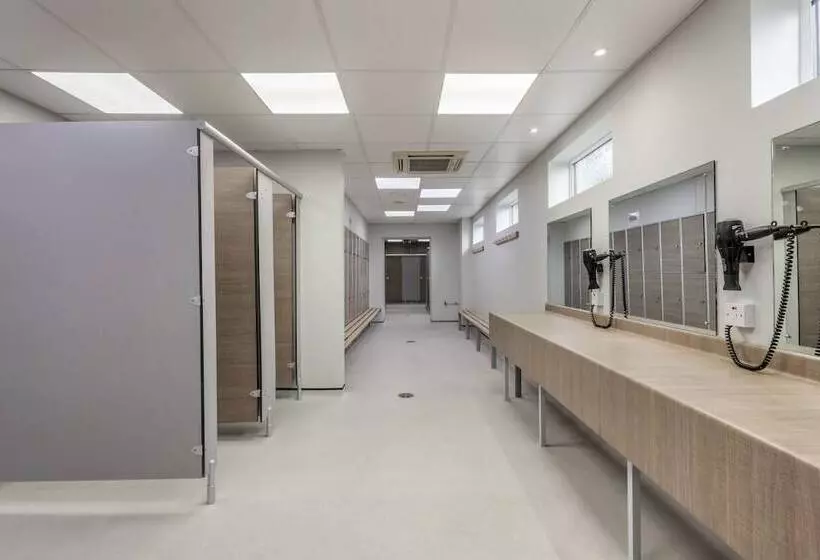 Отель Cromer Country Club