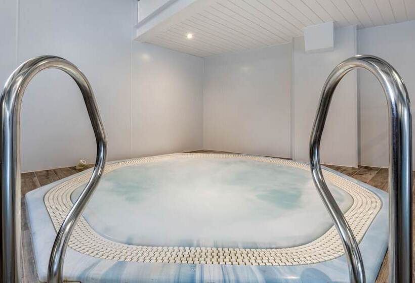 Hotel Cromer Country Club