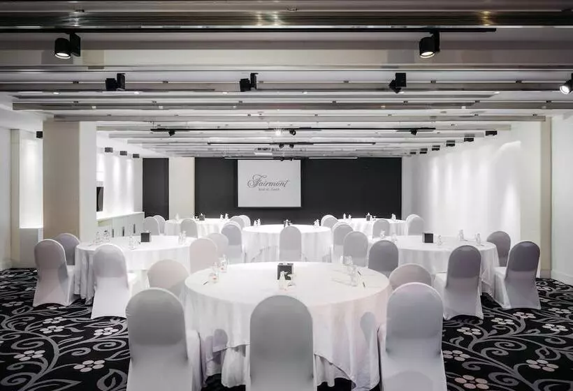 هتل Fairmont Bab Al Bahr