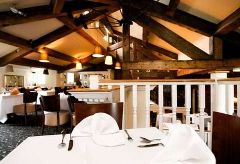 فندق Fairways Lodge & Leisure Club