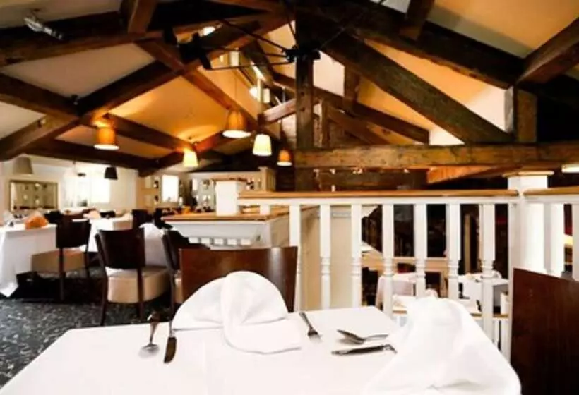 ホテル Fairways Lodge & Leisure Club