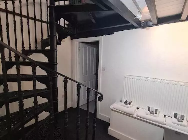 فندق King S Arms