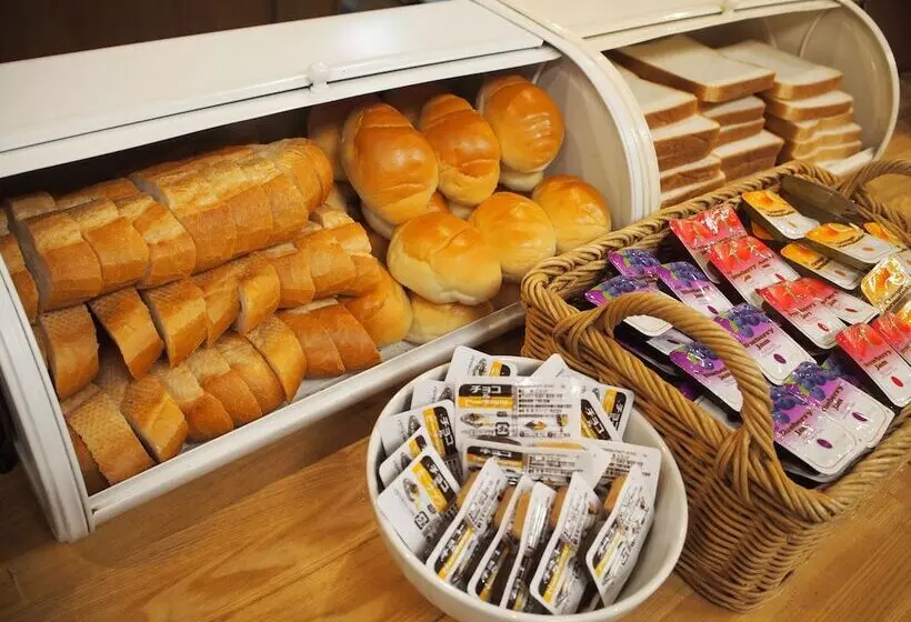 Sakura Hotel Hatagaya