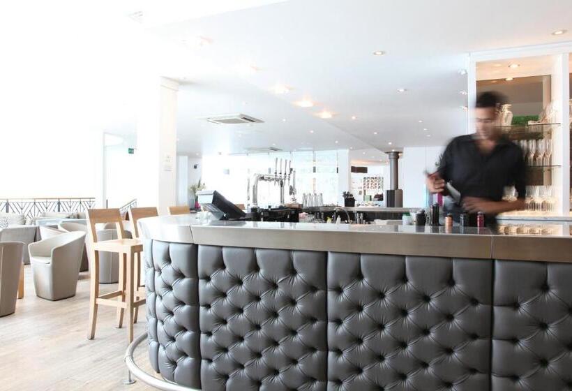 Отель St Moritz