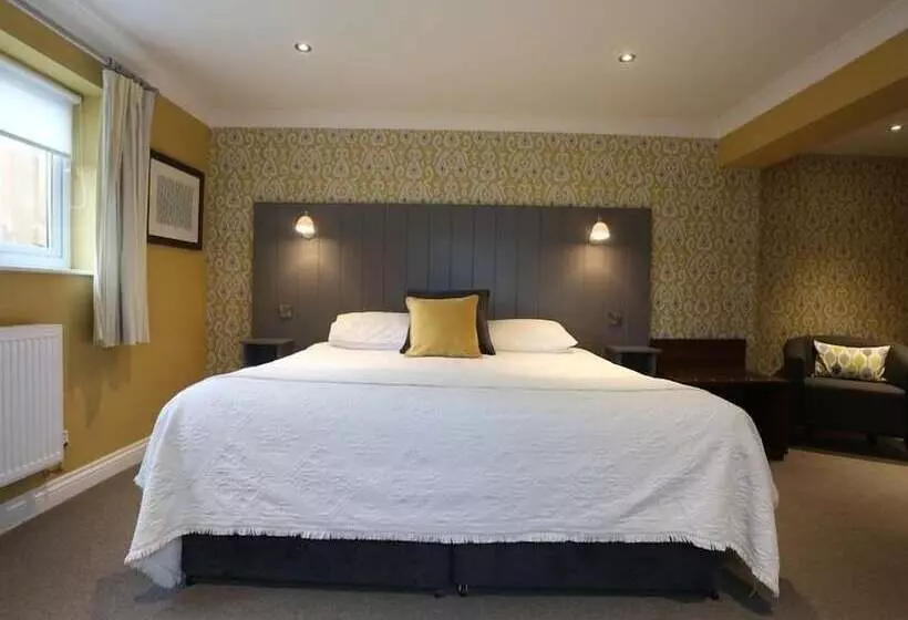 בית מלון כפרי The Cliffe At Dinham