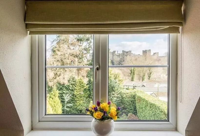 בית מלון כפרי The Cliffe At Dinham