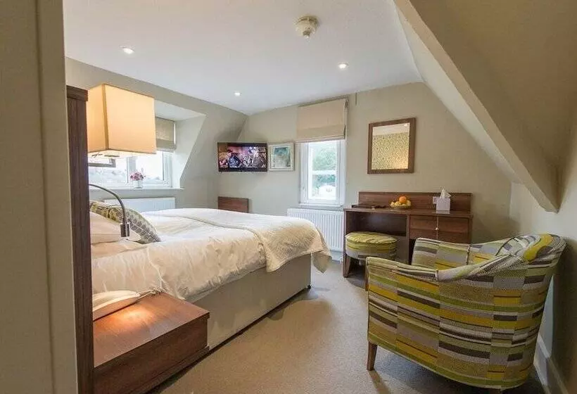 בית מלון כפרי The Cliffe At Dinham