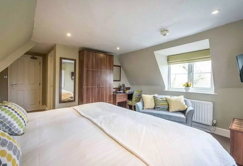 בית מלון כפרי The Cliffe At Dinham