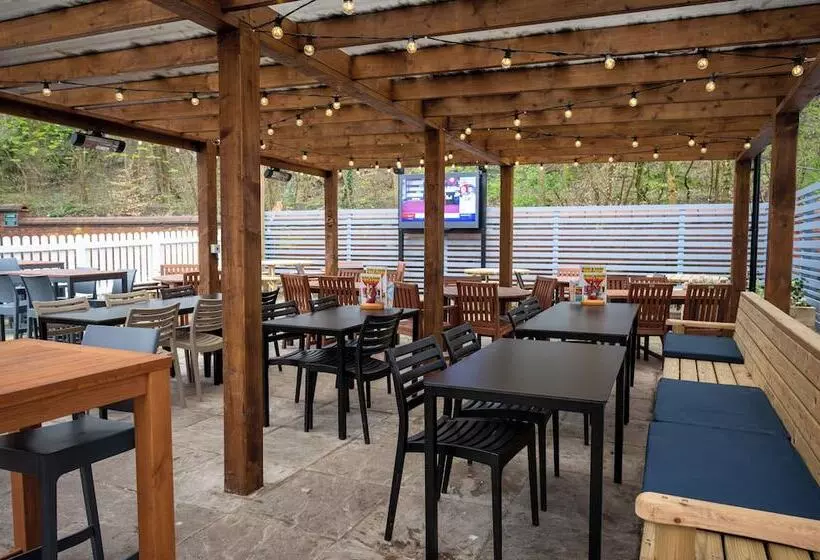 호텔 The Fernhurst By Greene King Inns