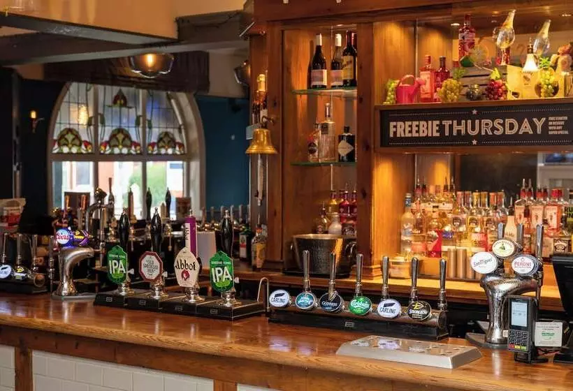 호텔 The Fernhurst By Greene King Inns