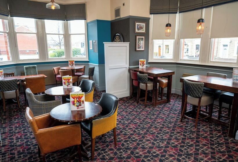 Hotel The Fernhurst By Greene King Inns