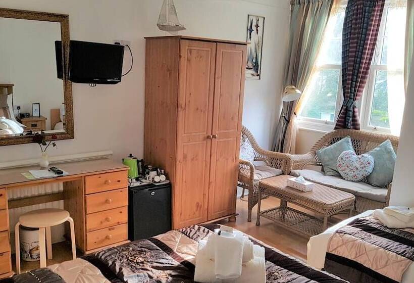 Hotel The Palms Guest House