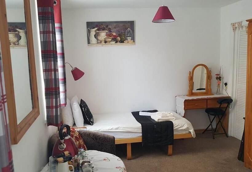 Hotel The Palms Guest House