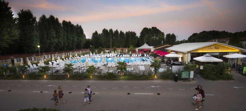 Hu Venezia Camping In Town