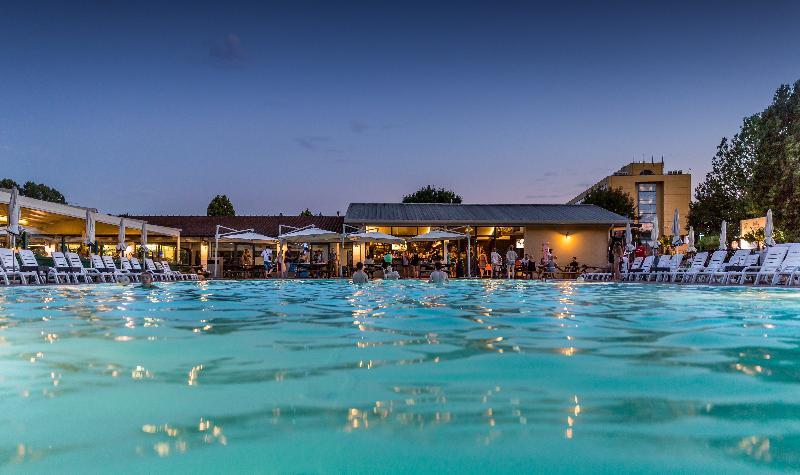 Hu Venezia Camping In Town