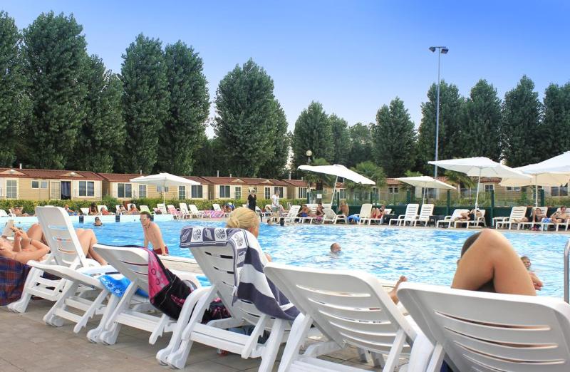 Hu Venezia Camping In Town