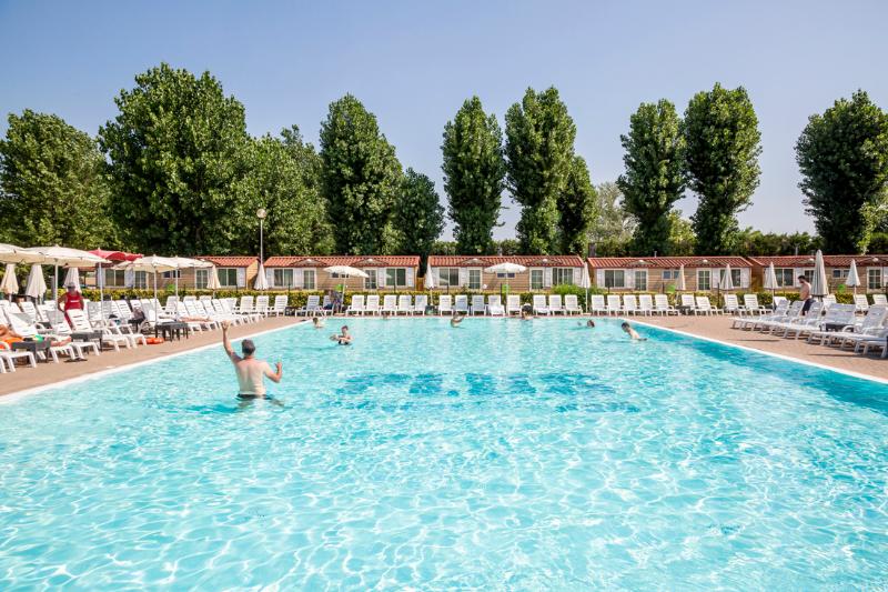 Hu Venezia Camping In Town