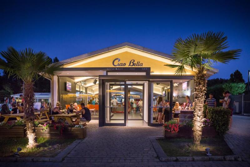 Hu Venezia Camping In Town