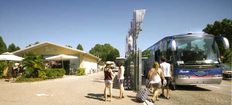 Hu Venezia Camping In Town