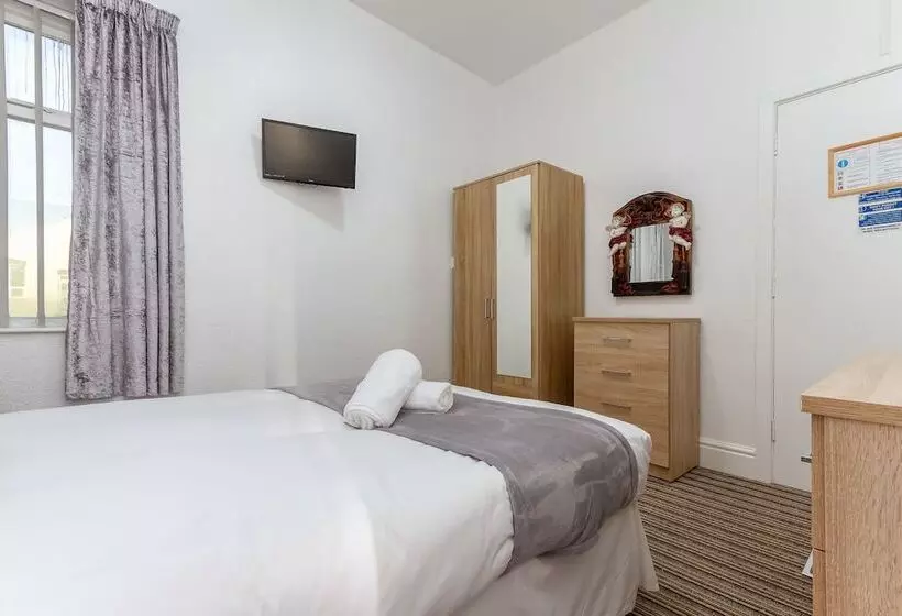 The Sandringham Court Hotel & Apartment With High Speed Wi Fi