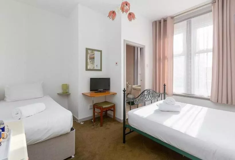 The Sandringham Court Hotel & Apartment With High Speed Wi Fi