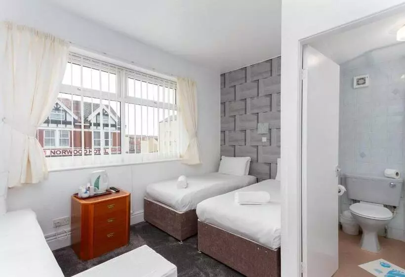 The Sandringham Court Hotel & Apartment With High Speed Wi Fi