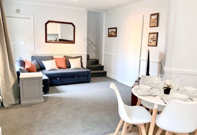 Bookeduk Large Cosy Cottage