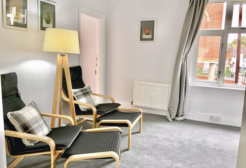 Bookeduk Large Cosy Cottage