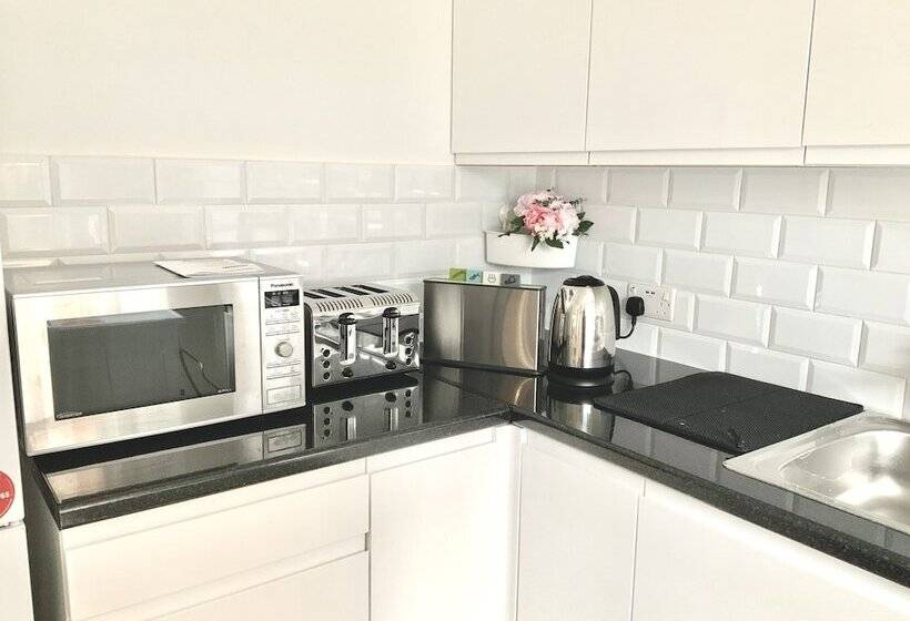 Bookeduk Large Cosy Cottage