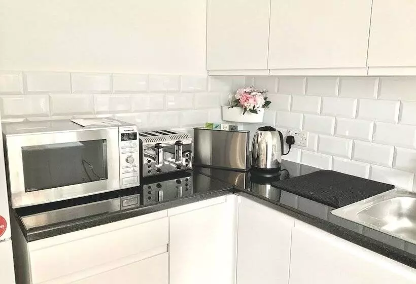 Bookeduk   Large Cosy Cottage