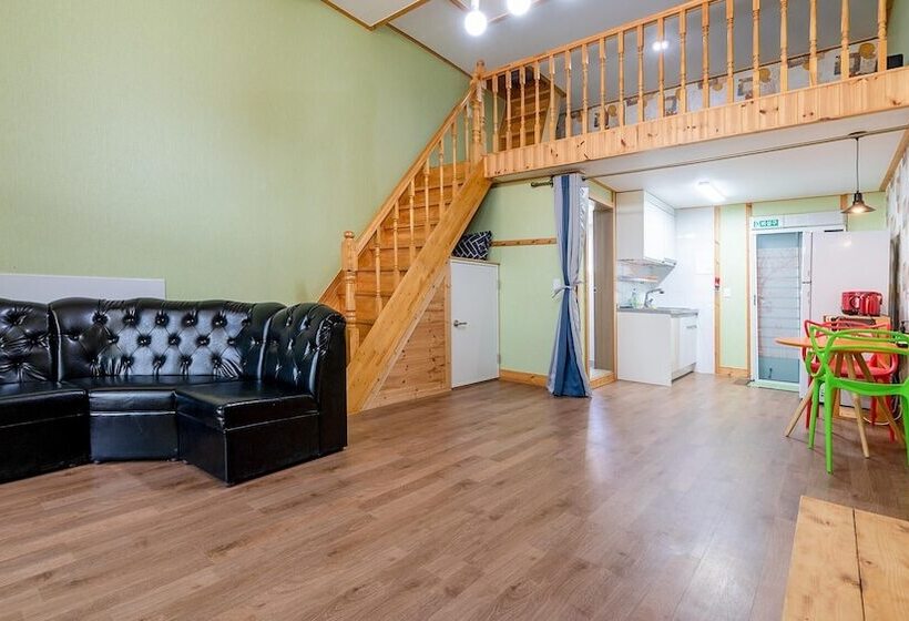 Gyeongju Gampo Four Seasons Pension