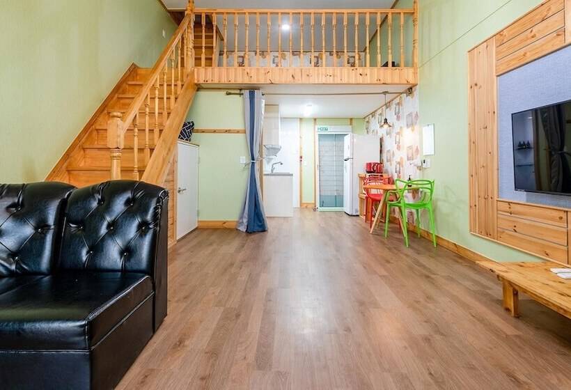 Gyeongju Gampo Four Seasons Pension