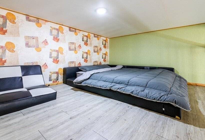 Gyeongju Gampo Four Seasons Pension