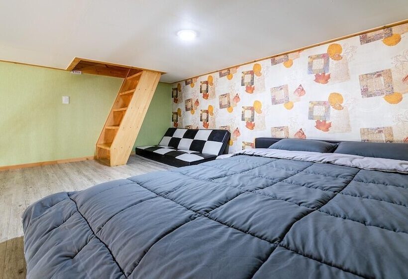 Gyeongju Gampo Four Seasons Pension