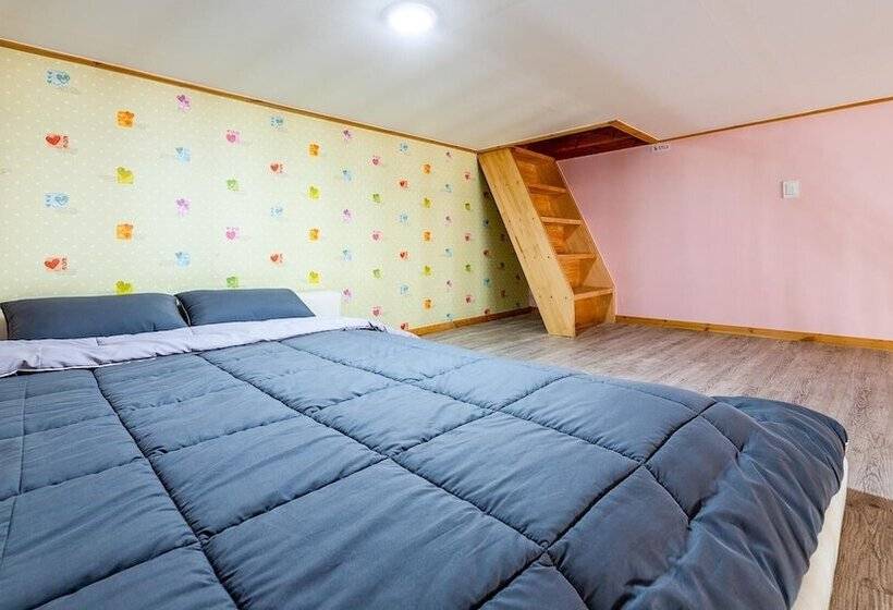 Gyeongju Gampo Four Seasons Pension