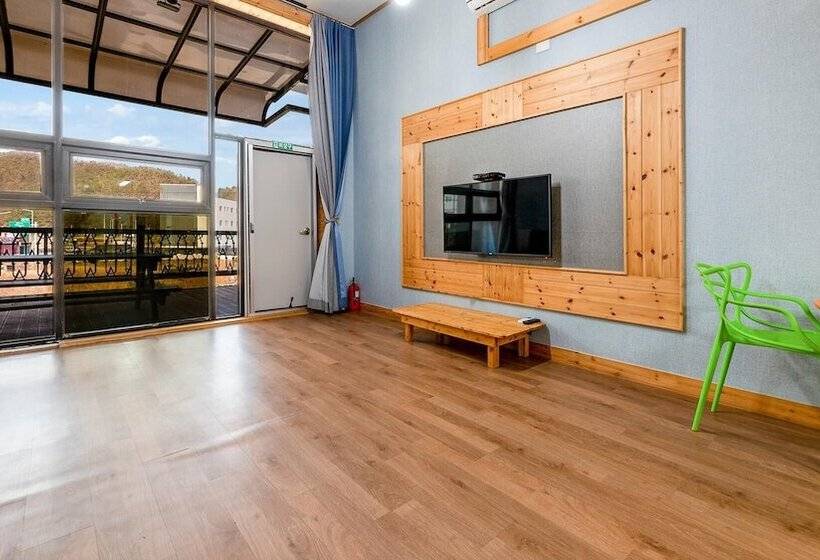 Gyeongju Gampo Four Seasons Pension