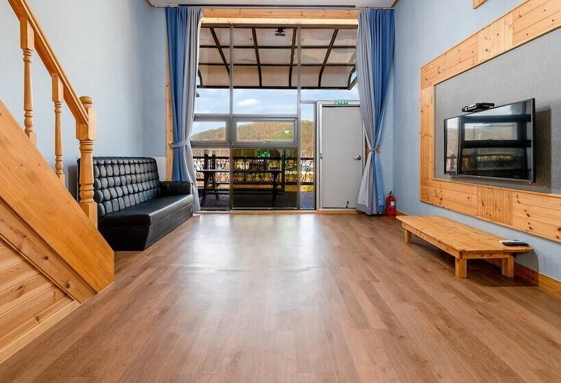 Gyeongju Gampo Four Seasons Pension