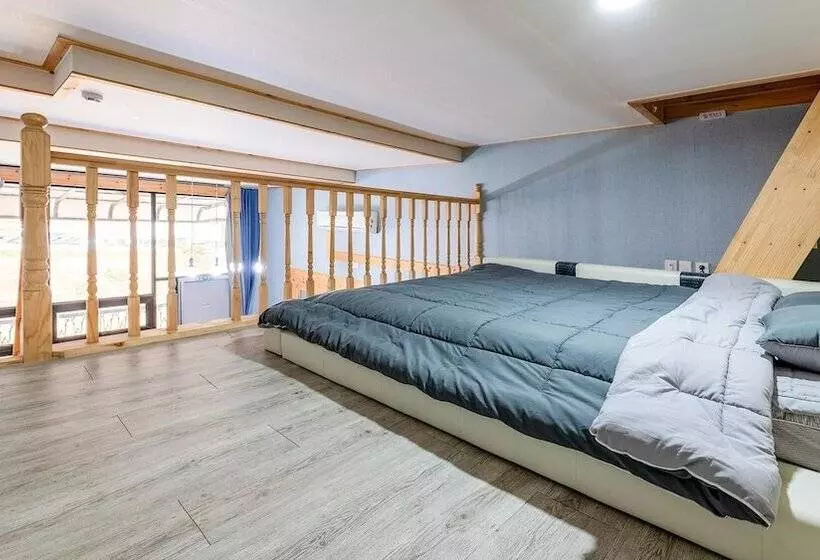 Gyeongju Gampo Four Seasons Pension