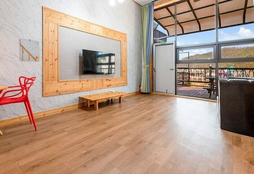 Gyeongju Gampo Four Seasons Pension