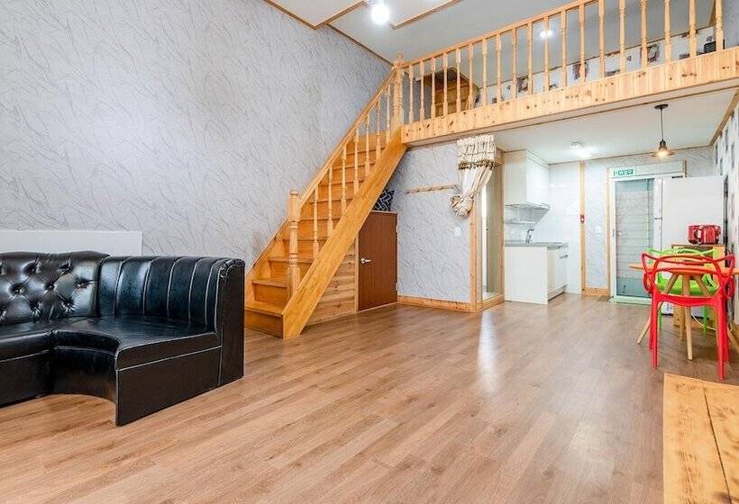 Gyeongju Gampo Four Seasons Pension