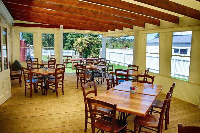 簡易ホテル Theatre Royal