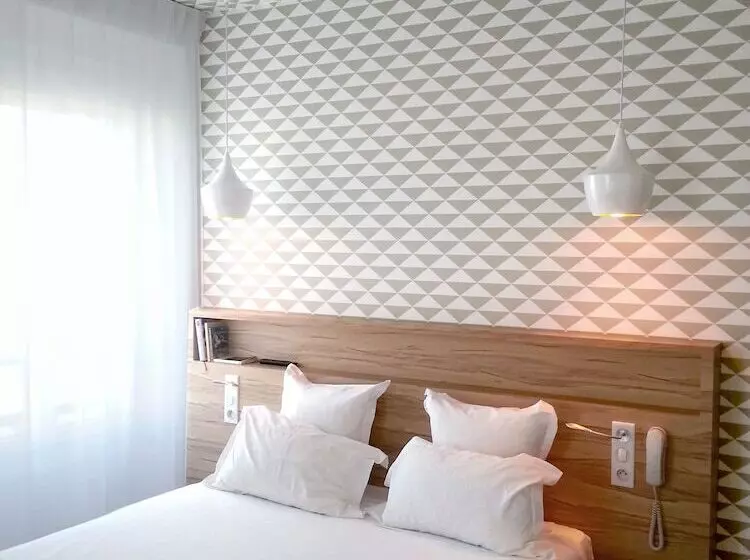 هتل Hôtel Et Apparts Marin