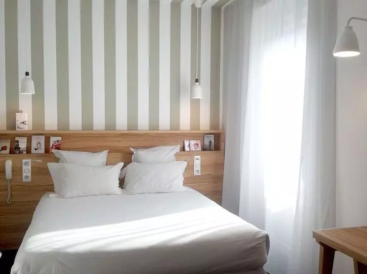 هتل Hôtel Et Apparts Marin