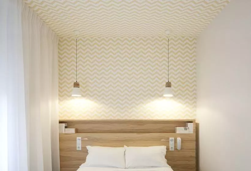 هتل Hôtel Et Apparts Marin