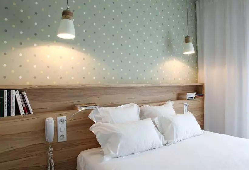 هتل Hôtel Et Apparts Marin