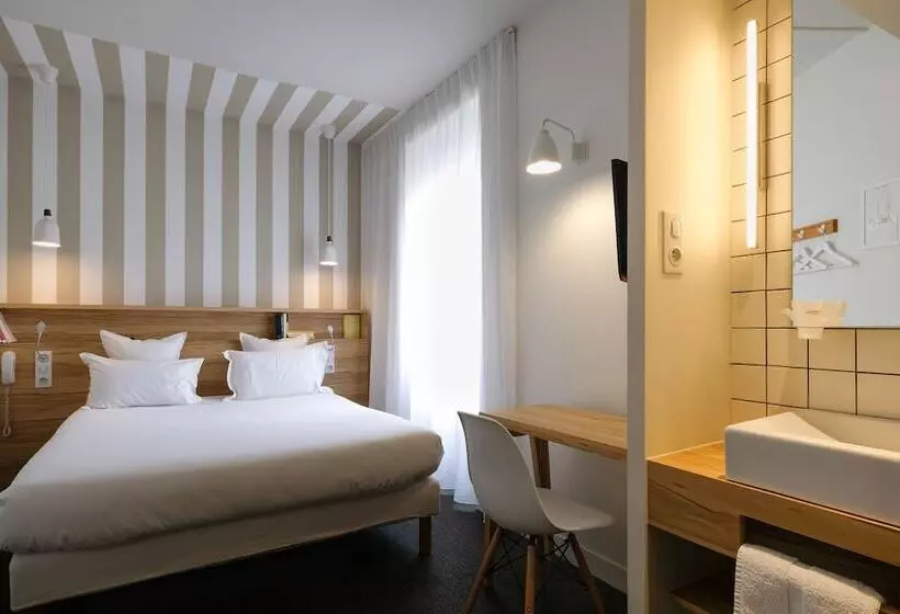 هتل Hôtel Et Apparts Marin