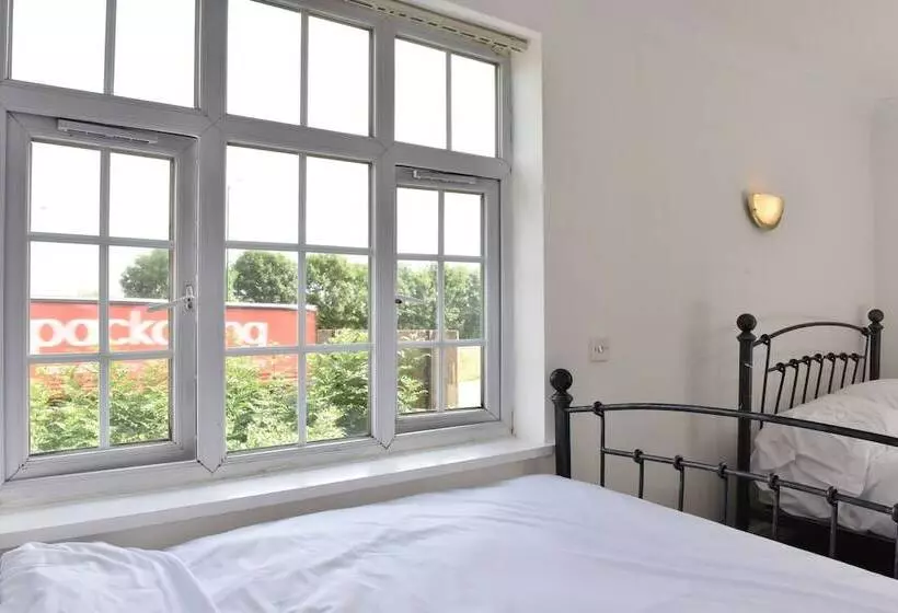 ホテル Oyo Lodge  Birmingham Airport & Nec