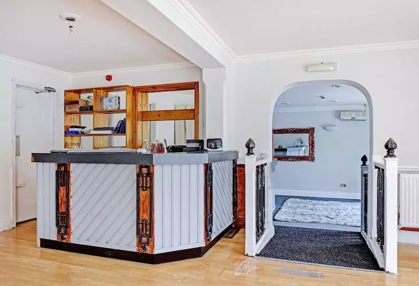 ホテル Oyo Lodge  Birmingham Airport & Nec